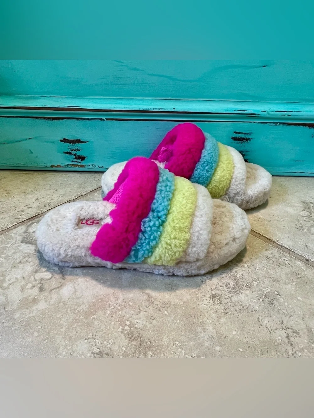 UGG Fluff Yeah Rainbow Slide Slipper Sandals Big Kid Size 1